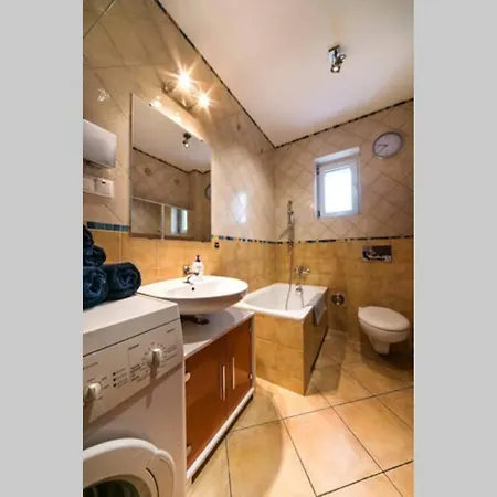 Przyjazne Mieszkanie W Kamienicy Blisko Centrum